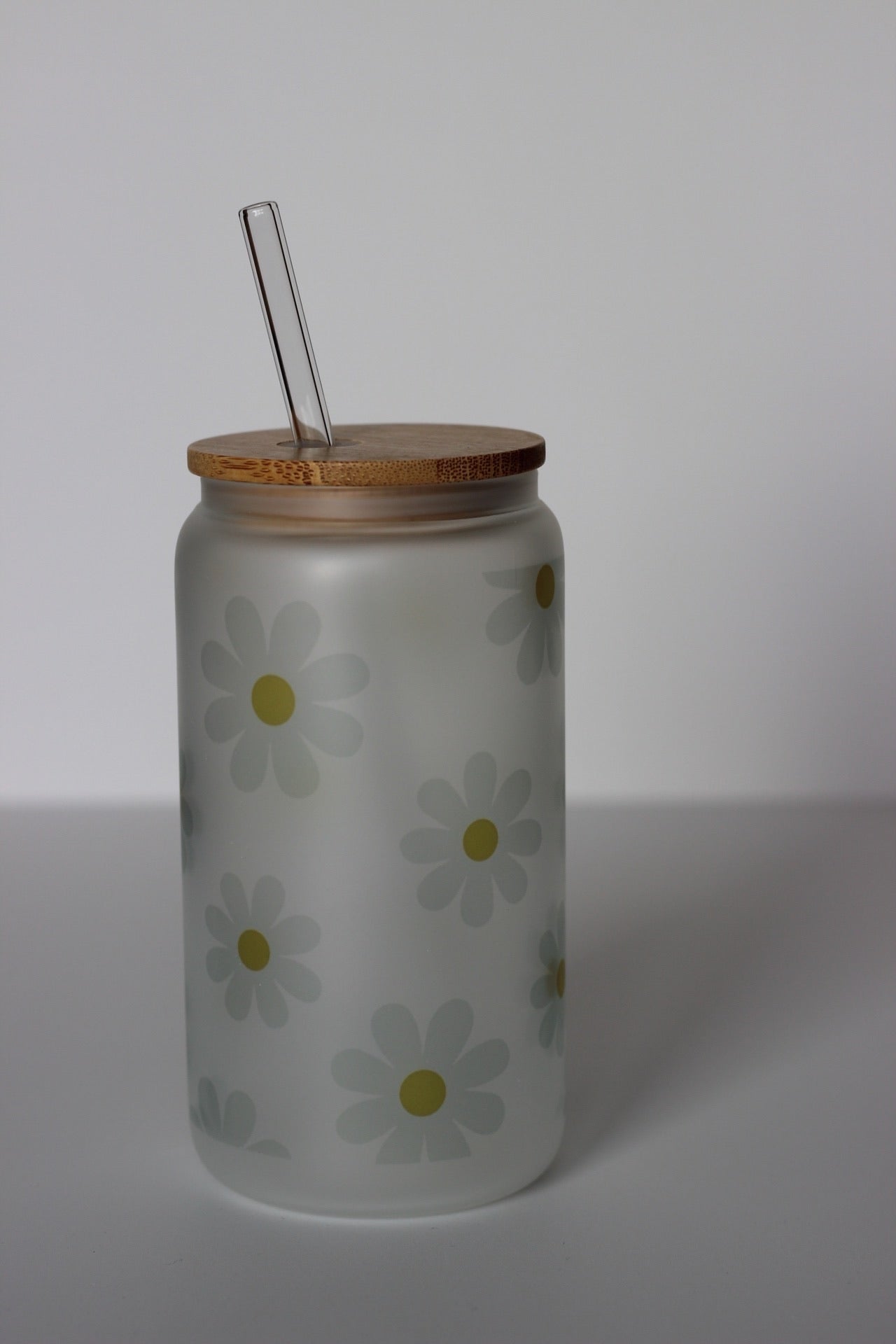 Daisy Glass Cup with lid and straw