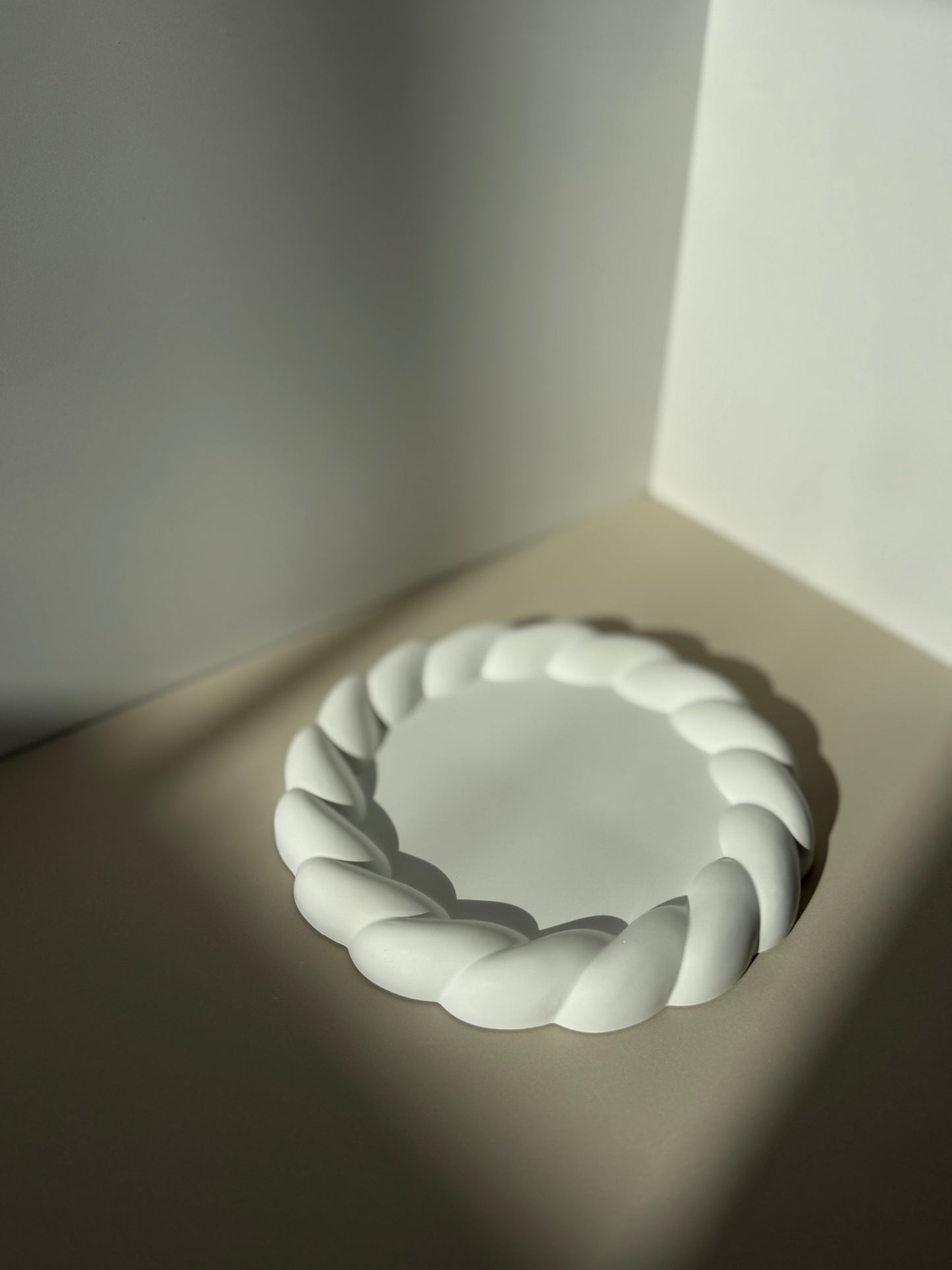 Round Braided Tray
