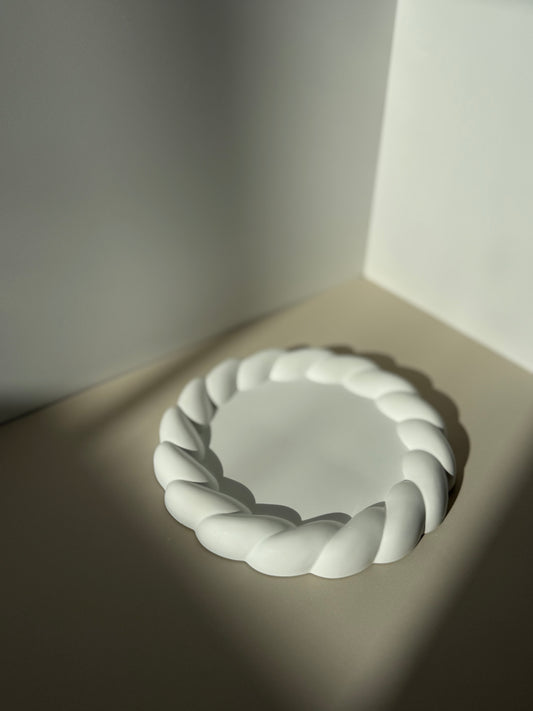 Round Braided Tray