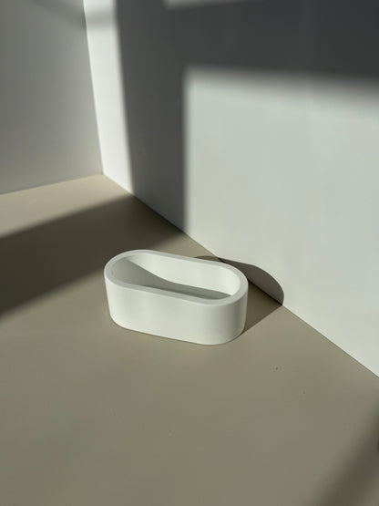 Oval holder